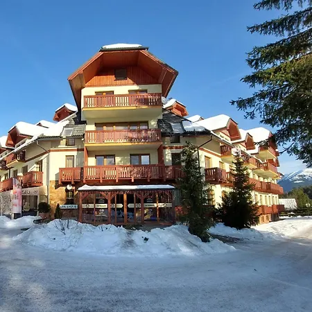 아파트 Cozy Family With Garage 도노발리