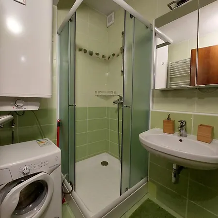 아파트 Cozy Family With Garage 도노발리